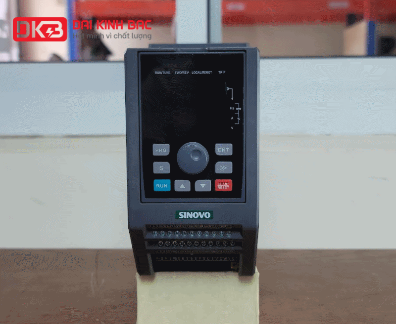BIẾN TẦN SINOVO 1 PHA 220V SD600-2S-1.5GC 1.5KW 