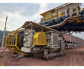 Hộp giảm tốc Flender cho băng tải ở Lào 7,3 km